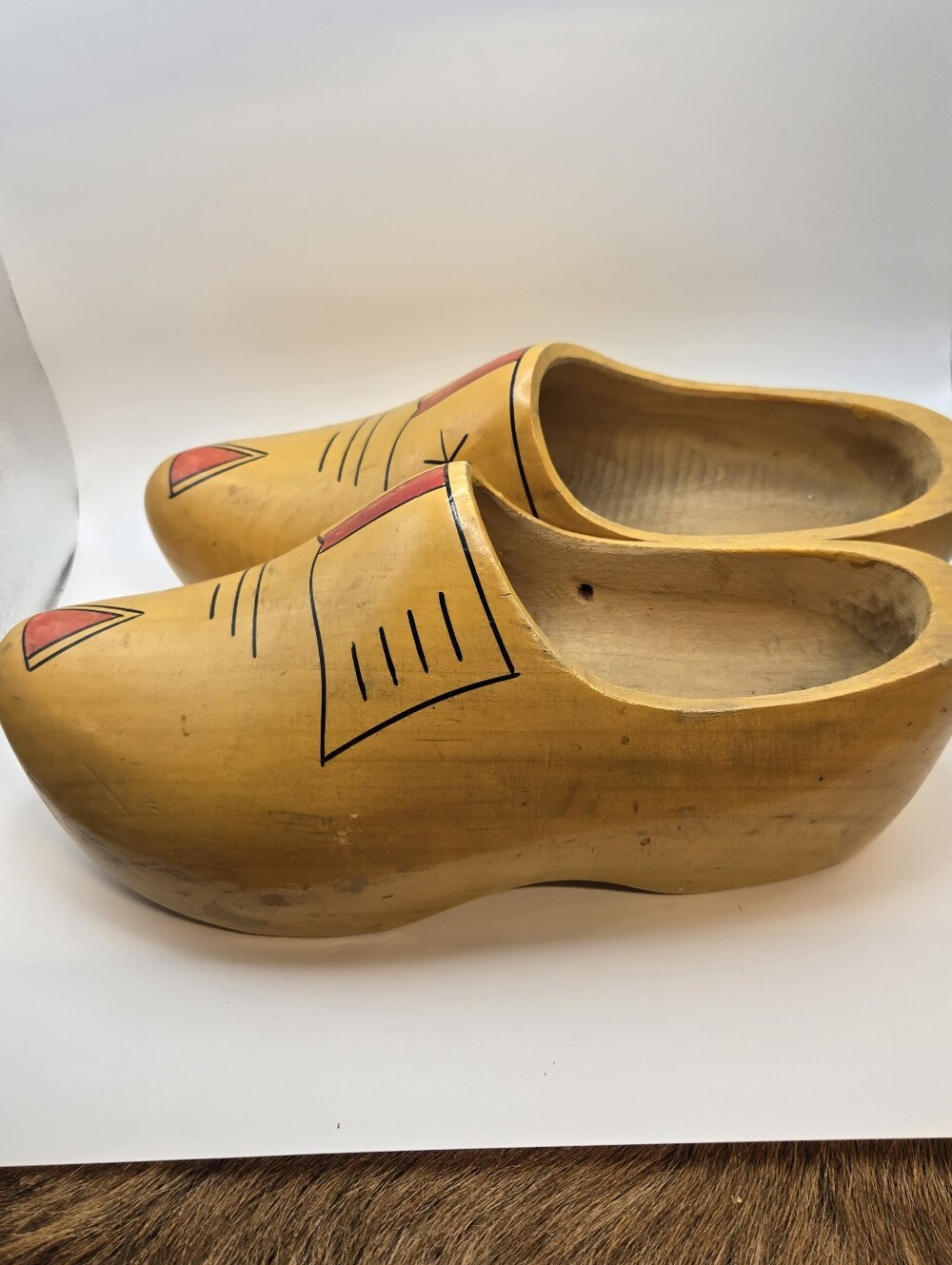 Vintage Hand-painted Dutch Wooden Clogs - Picture 2 of 7
